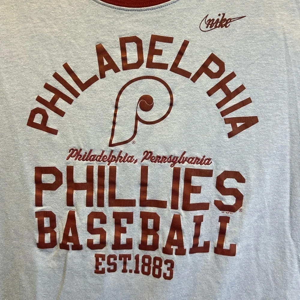 Nike Philadelphia Phillies Short Sleeve T-Shirt Size Womens Large Color Blue/Red